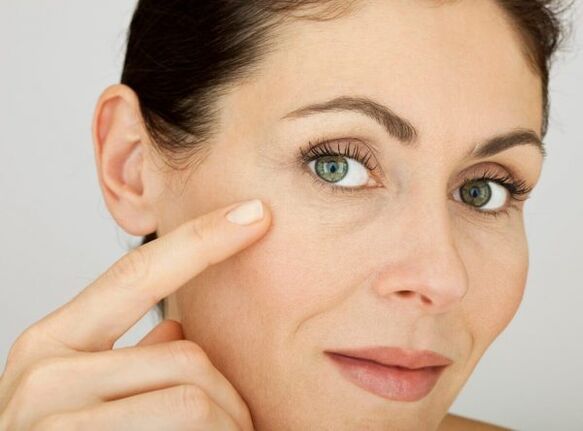 Os procedementos cosméticos despois de 45 anos teñen como obxectivo aumentar a hidratación da pel