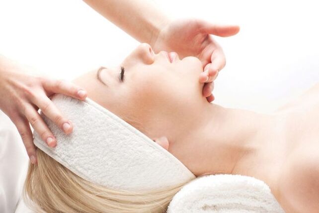 A masaxe é un método eficaz de rexuvenecemento da pel facial
